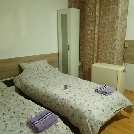 Soba Royal 5 Guest house *